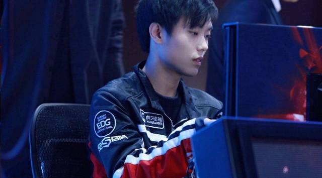 员凭借稳健 员凭借稳健