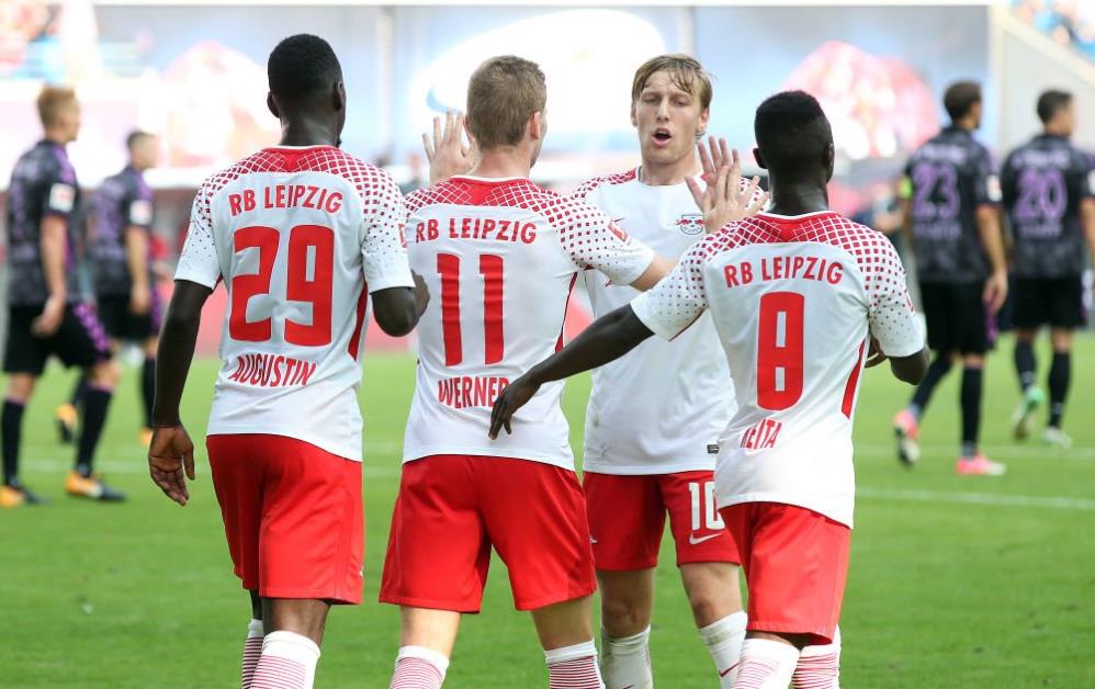 主裁视角 主裁视角